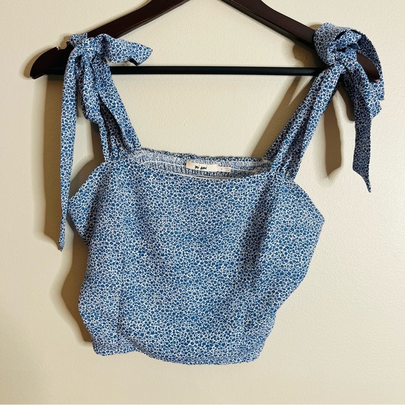 miami Tops - MiAmi Size Small Blue Tie Shoulder Microfloral Crop Top Blouse TTB